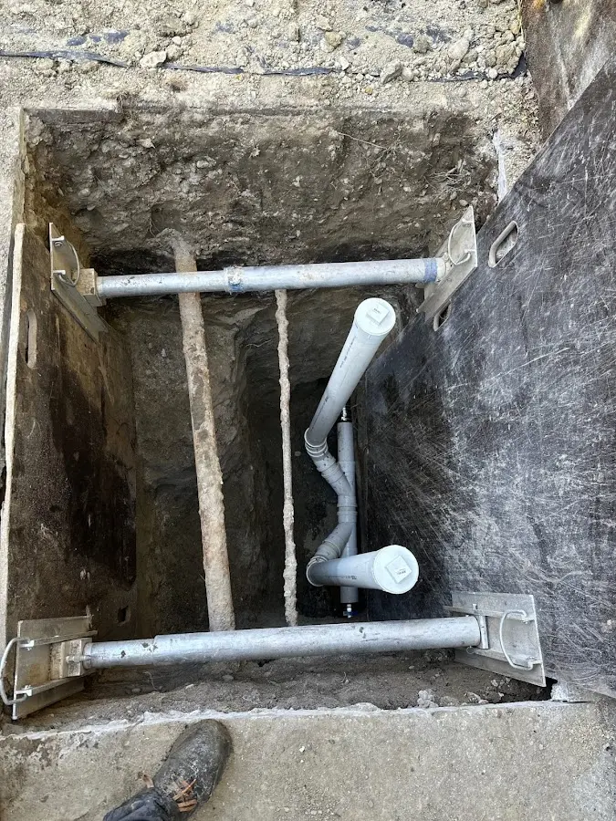 Experienced plumber completing Drain Cleaning work in Chardon